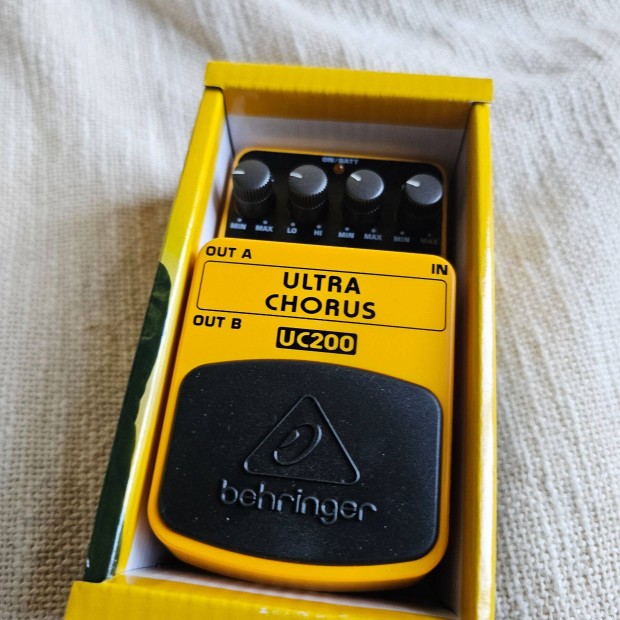 Behringer Ultra Chorus UC200 gitár Chorus pedál új dobozos