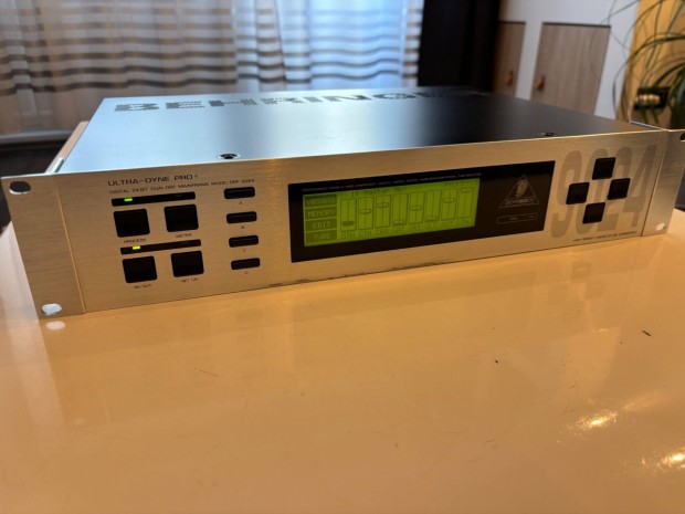 Behringer Ultra-Dyne Pro DSP9024 hangprocesszor