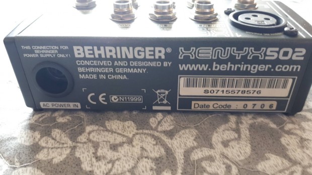 Behringer Xenyx502 kever elad