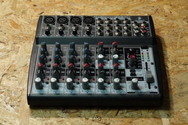 Behringer Xenyx 1202FX Zenekari Kever