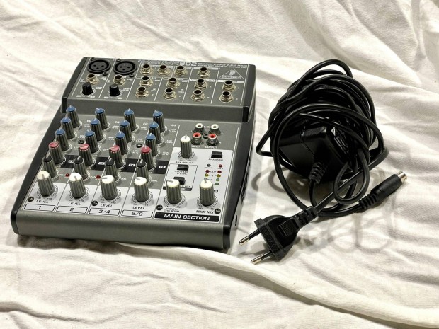 Behringer Xenyx 802 keverpult