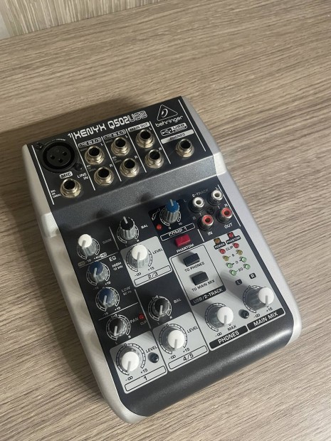 Behringer Xenyx Q502 USB Keverőpult