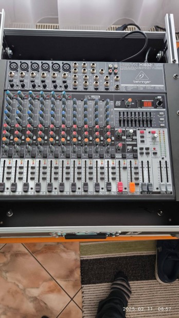 Behringer Xenyx X1832 USB Prmium mixer FX, kompreszor, mic preamps, k