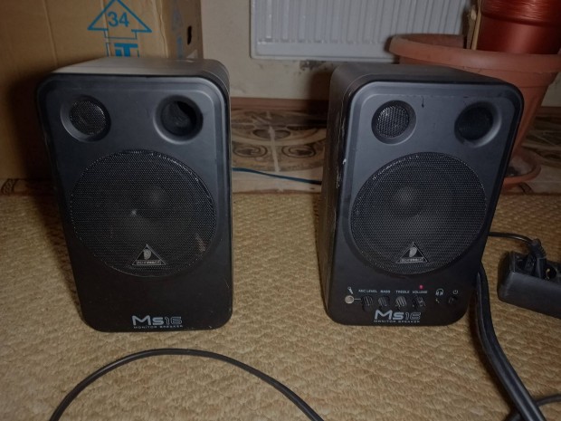 Behringer aktív hangfal