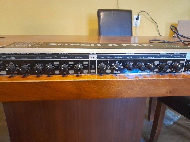 Behringer cx 3400 crossover akcis ron!