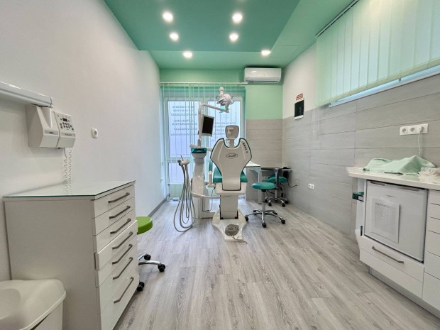 Bej�ratott mag�nrendel� elad� enged�llyel, teljes felszerel�ssel