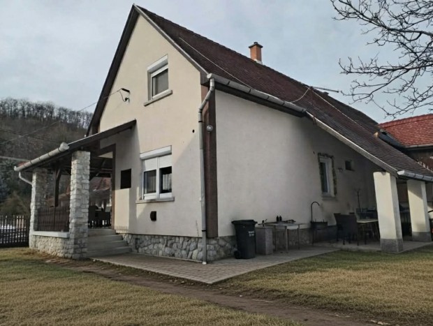 Bej�ratott vend�gh�z Bog�cson  teljesen fel�j�tott nyaral�