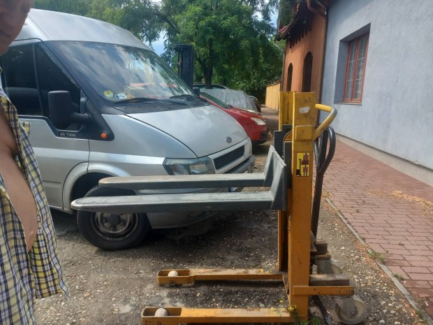 Béka, raklapemelő ,magasemelésű béka eladó.