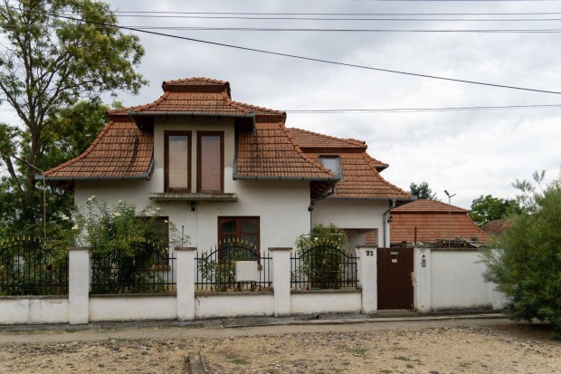Békés városában villa medencével szaunával 75.000.000 HUF idn220802