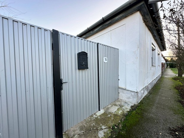 B�k�sben kisv�rosi j� �r-�rt�k ar�ny� kertes h�z fiataloknak