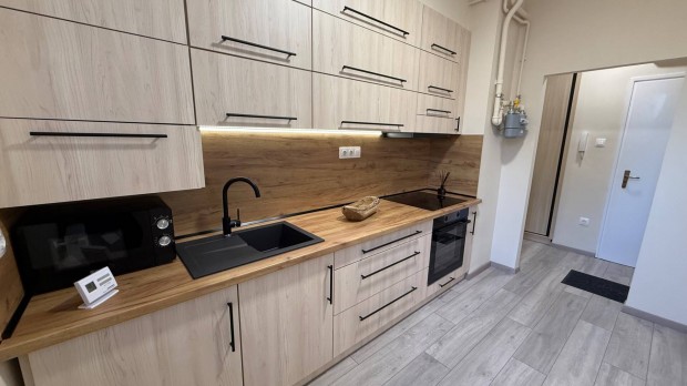 B�k�scsaba Kisszik utca 2. Elad� f�ldszinti t�gla lak�s