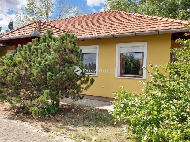 B�k�scsabai elad� 170 nm-es h�z