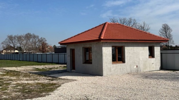 B�k�scsabai elad� 2071 nm-es telek