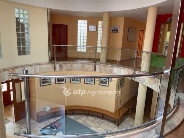 B�k�scsabai elad� 575 nm-es h�z