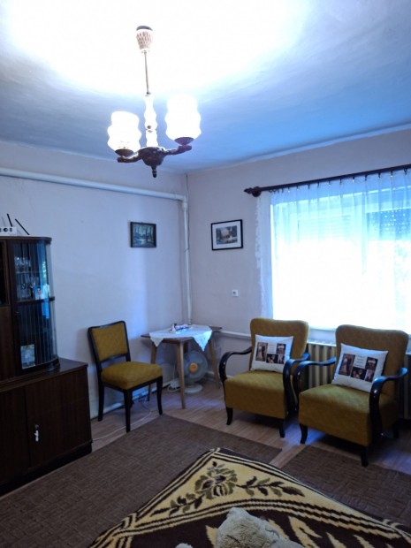 Békéscsabán 80 m2 családi ház eladó III kerületben