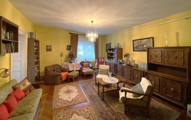 B�k�scsab�n a B�k�si �ton h�z elad�