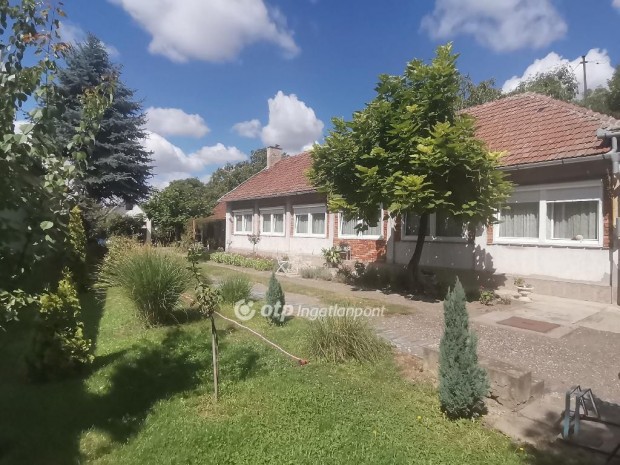 Békési eladó 165 nm-es ház