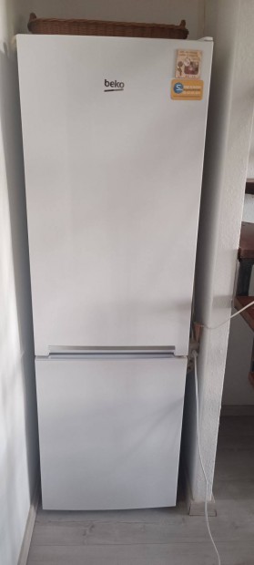 Beko hűtőszekrény Rcsa270K30WN 175 + 87 liter