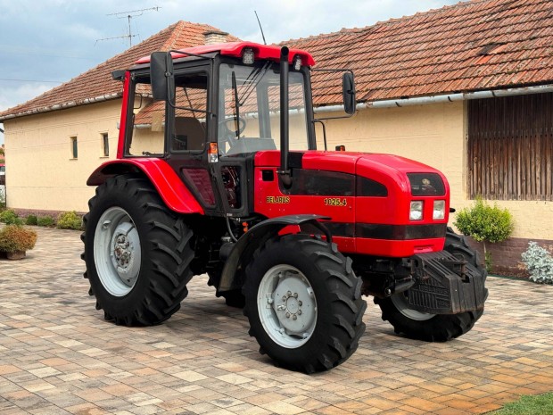 Belarus MTZ 1025.3 traktor