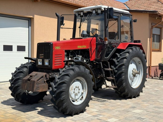 Belarus MTZ 1221.2 traktor