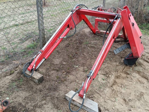 Belarus MTZ 82 traktor 82.1 homlokrakod blavilla