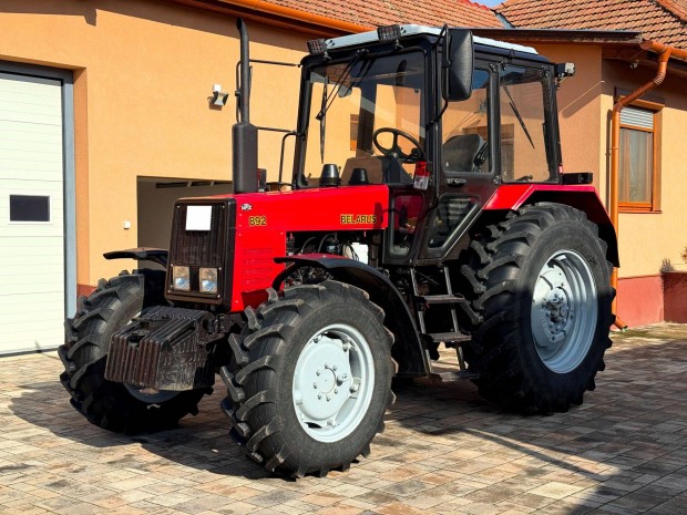 Belarus MTZ 892.2 traktor 359 �zem�r�val