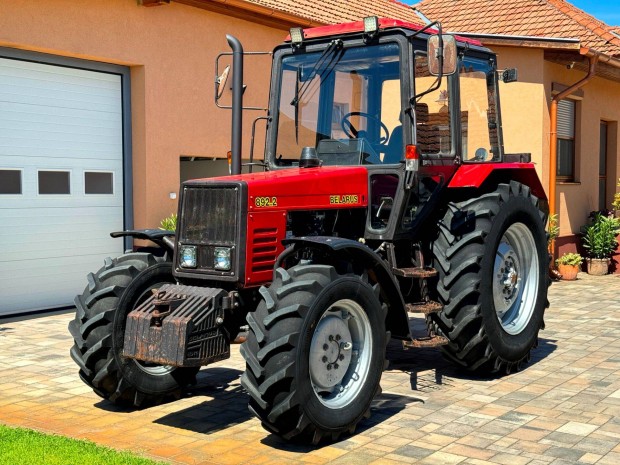 Belarus MTZ 892.2 traktor