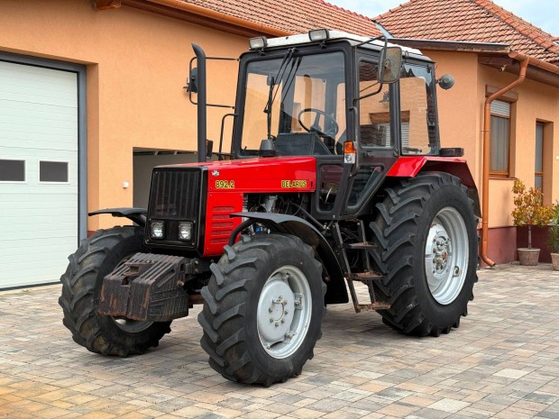 Belarus MTZ 892.2 traktor
