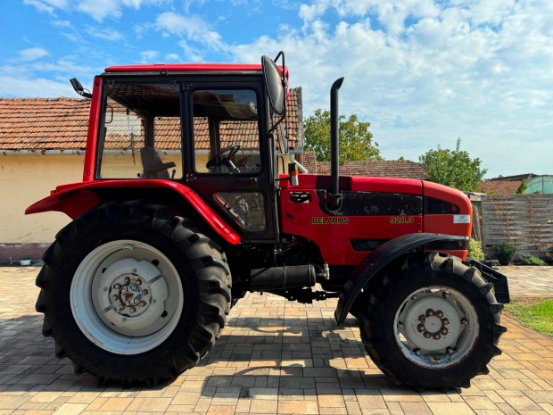 Belarus MTZ 920.3 traktor