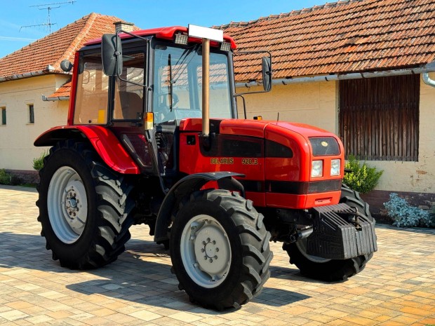 Belarus MTZ 920.3 traktor