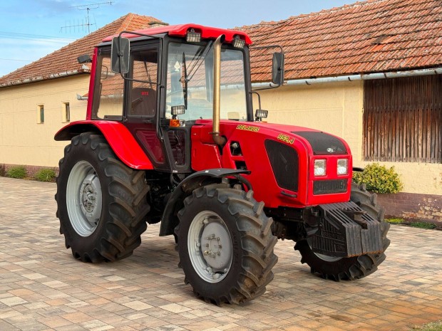 Belarus MTZ 952.4 traktor