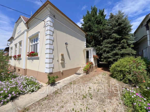 Beled - egyedi hangulat� h�z h�szivatty� rendszerrel elad�