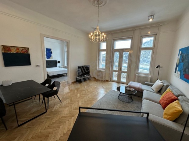 Belgr�d rakparton panor�m�s lak�s kiad�