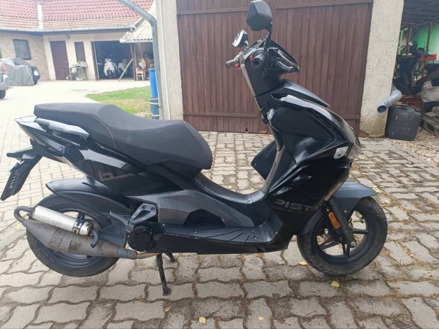 Beline Pista 2T sport robog 