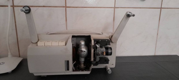 Bell Ko-On Magnon 800 DL Film Projector