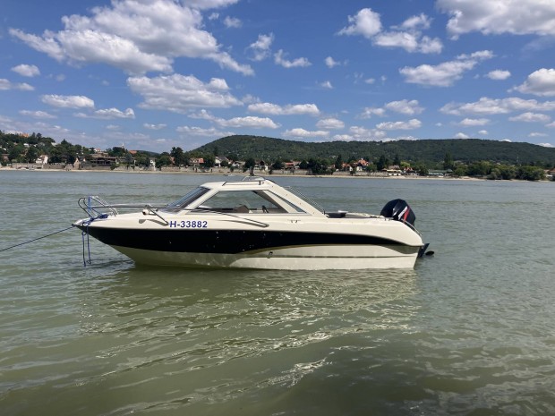 Bella HT560 flkabinos haj, motorcsnak