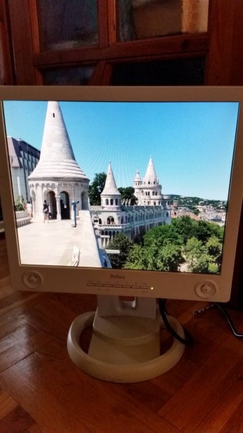 Bellinea 17"LCD monitor vga s dvi csatlakozval 