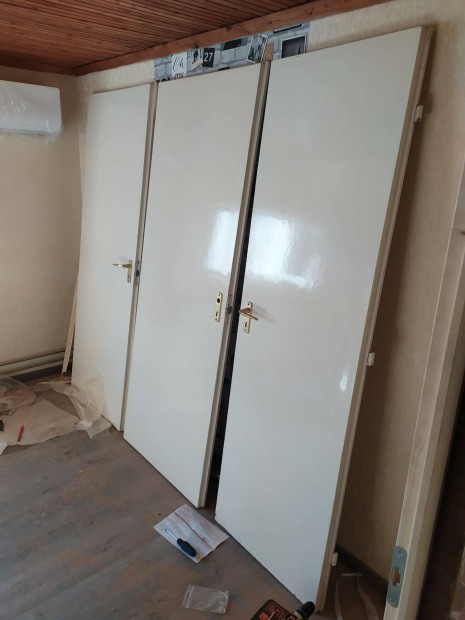 Belt�ri ajt�lapok ingyen elvihet�k