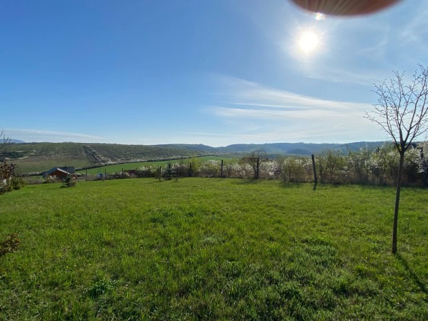 Belter�leti �p�t�si telek elad�