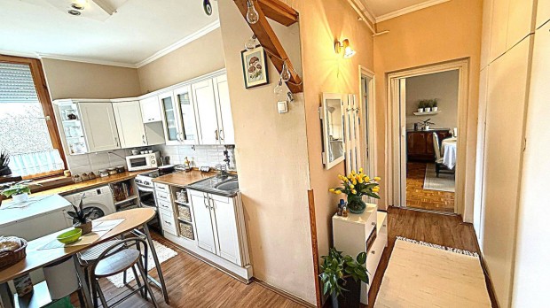 Belv�ros K�zel�ben 54 NM-Es 2 Szob�s Lodzs�val Rendelkez� Lak�s Elad�