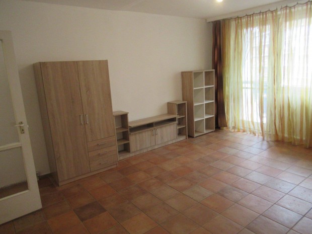 Belv�ros, Pet�fi S�ndor utcai lak�s kiad�