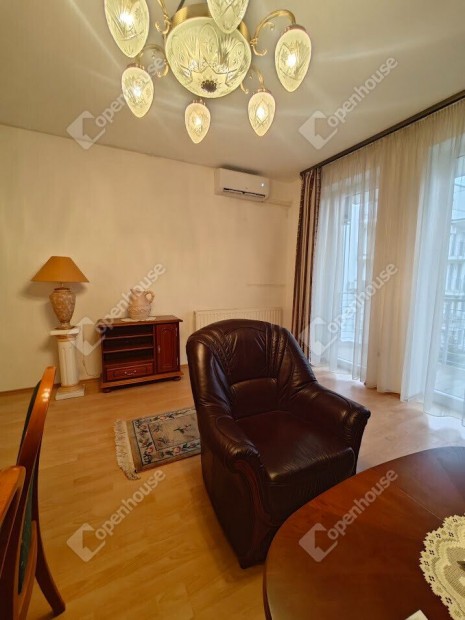 Belv�ros m�gis csendes k�rny�k.