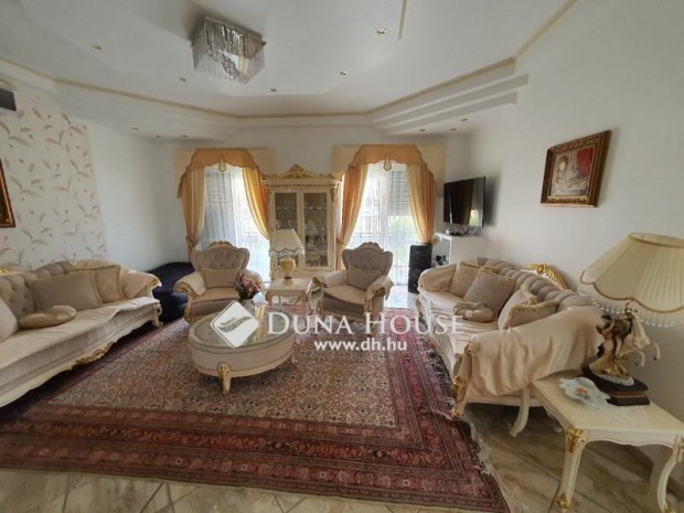 Belv�ros perem�n exkluz�v csal�di h�z