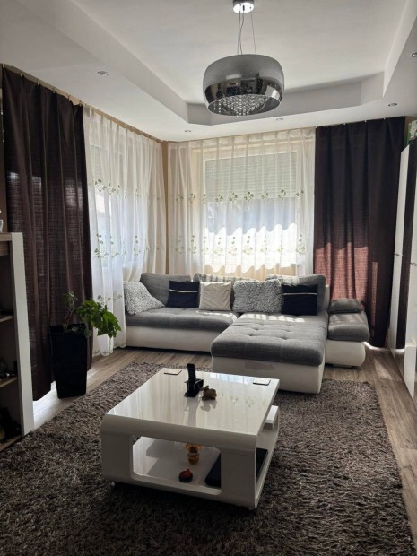 Belv�ros sz�v�ben 3 szoba+nappalis lak�s elad�