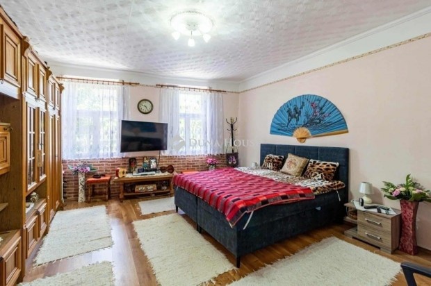 Belv�ros sz�v�ben 3 szob�s kertkapcsolatos lak�s gar�zzsal