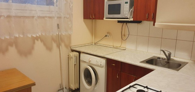 Belvárosba a Pláza közlében 2 szobás lakás kiadó!