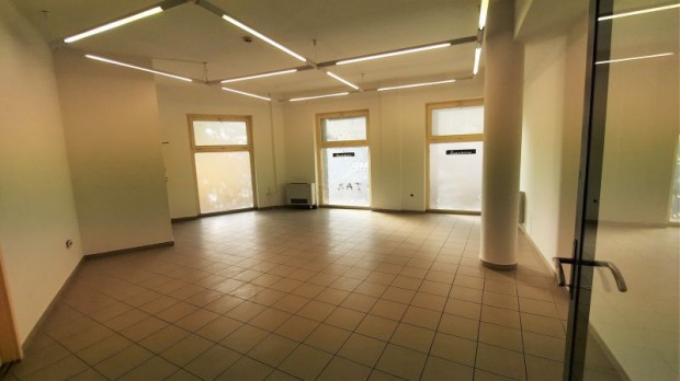 Belv�rosban 56 m2-es �zlethelyis�g kiad�!!