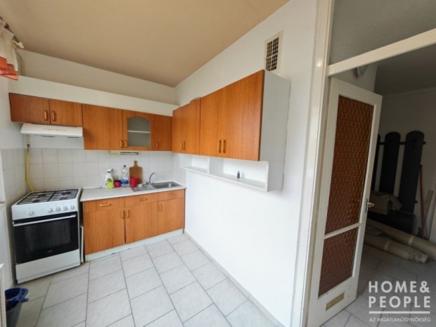 Belv�rosban erk�lyes lak�s elad� - Szeged