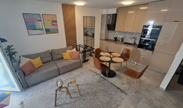 Belv�rosban �j�p�t�s� nagy teraszos lak�s kiad�!