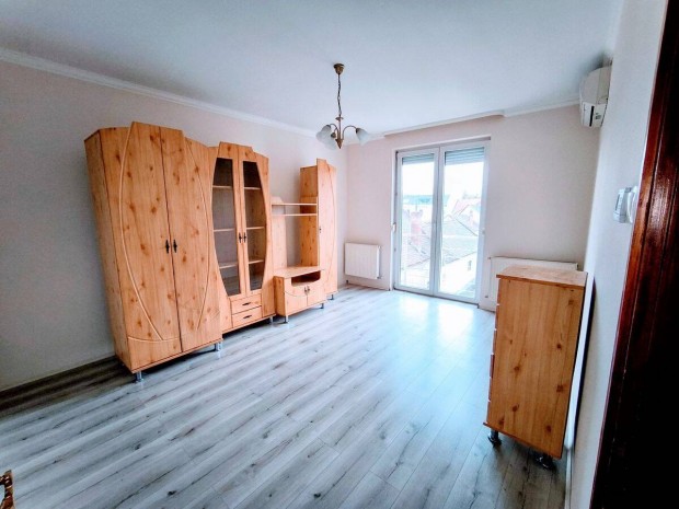 Belvrosban jszer 45 m2 nappali+1 szobs tgla laks elad